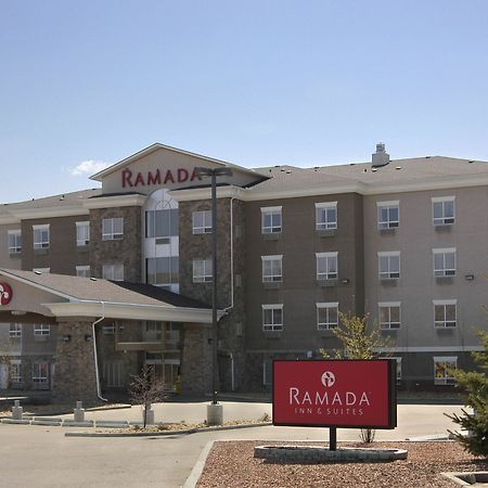 Ramada By Wyndham Drumheller Hotel & Suites מראה חיצוני תמונה