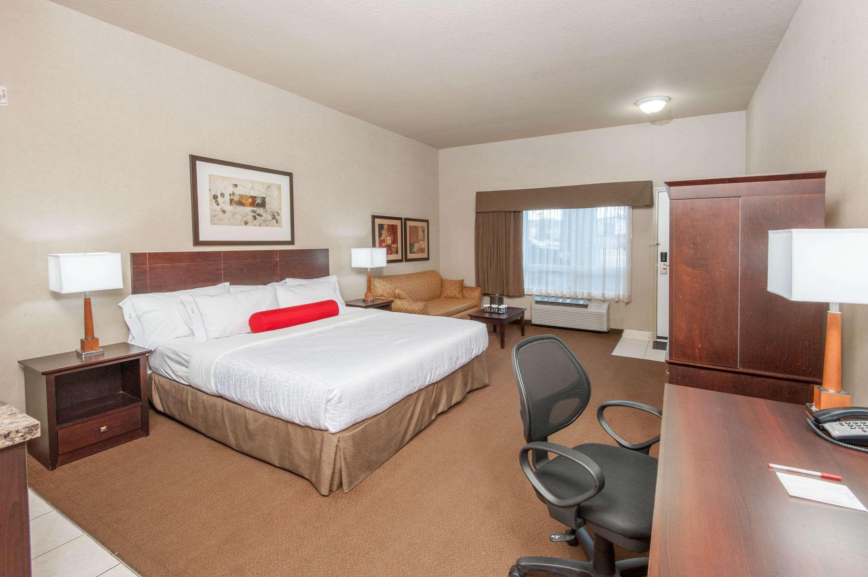 Ramada By Wyndham Drumheller Hotel & Suites מראה חיצוני תמונה